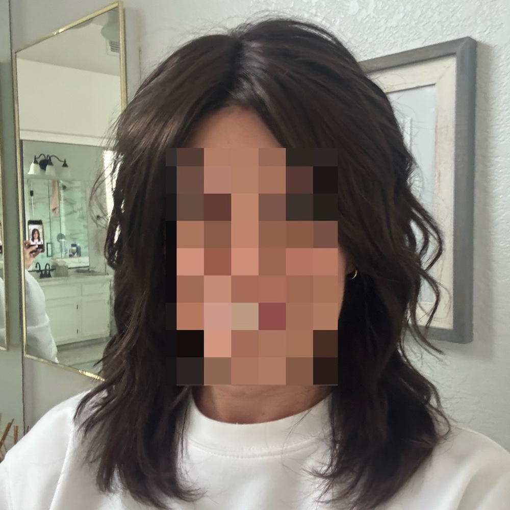 🎀 Elegant Deep Brown Women's Wig 
🎀Brand new, never worn